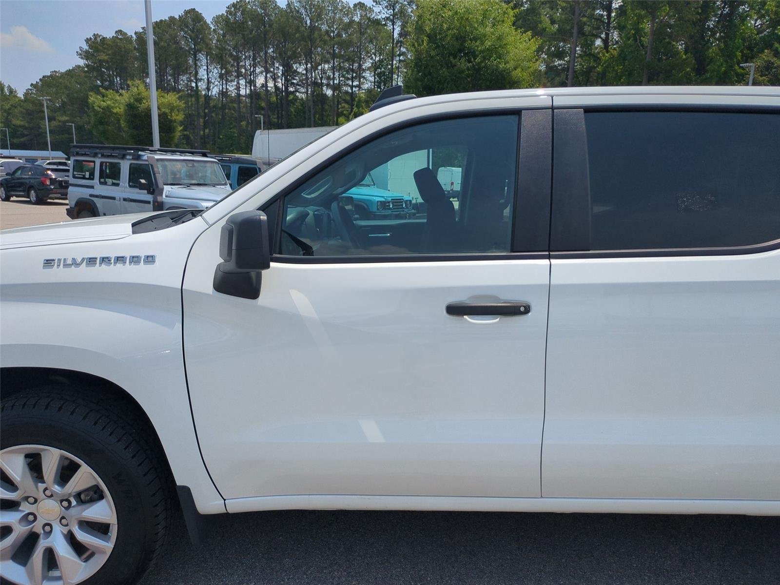 Used 2022 Summit White Chevrolet Custom image 15