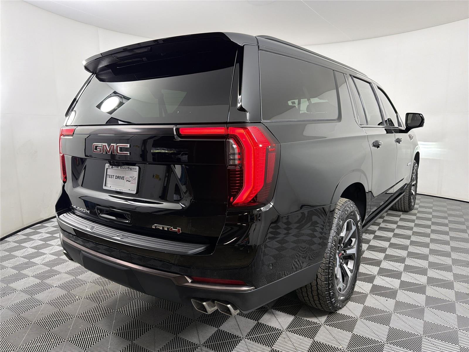 2026 GMC Yukon XL AT4 Ultimate - Photo 6
