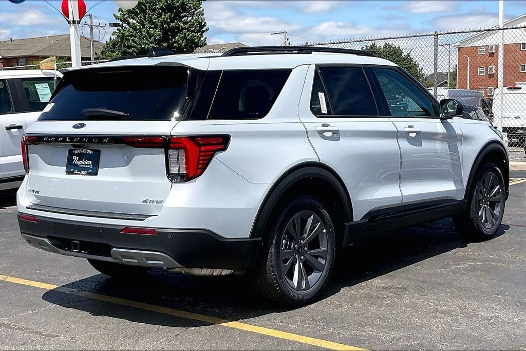 New 2026 Space White Metallic Ford Active image 12