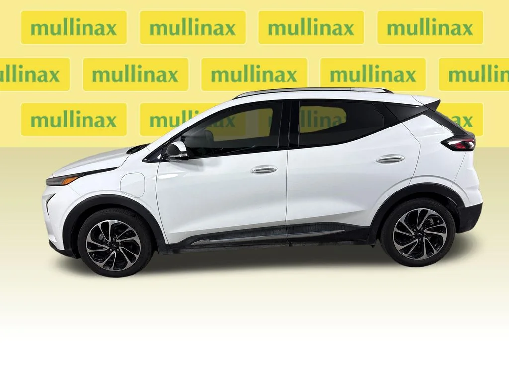 Used 2023 White Chevrolet Premier image 14