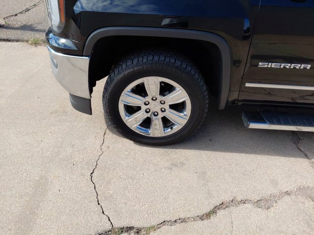 Used 2018 Black GMC SLT image 34