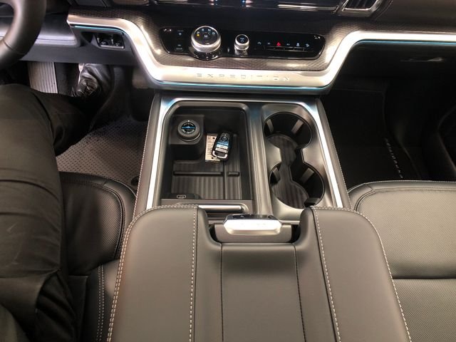New 2026 Glacier Gray Metallic Tri-Coat Ford MAX Platinum® image 19