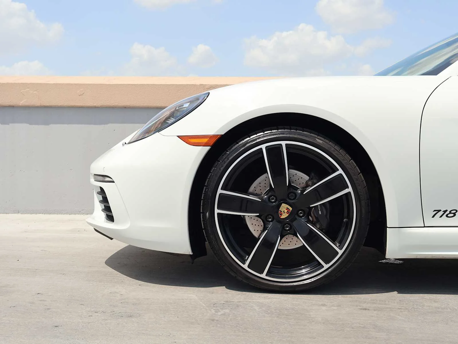 Used 2018 White Porsche  image 11