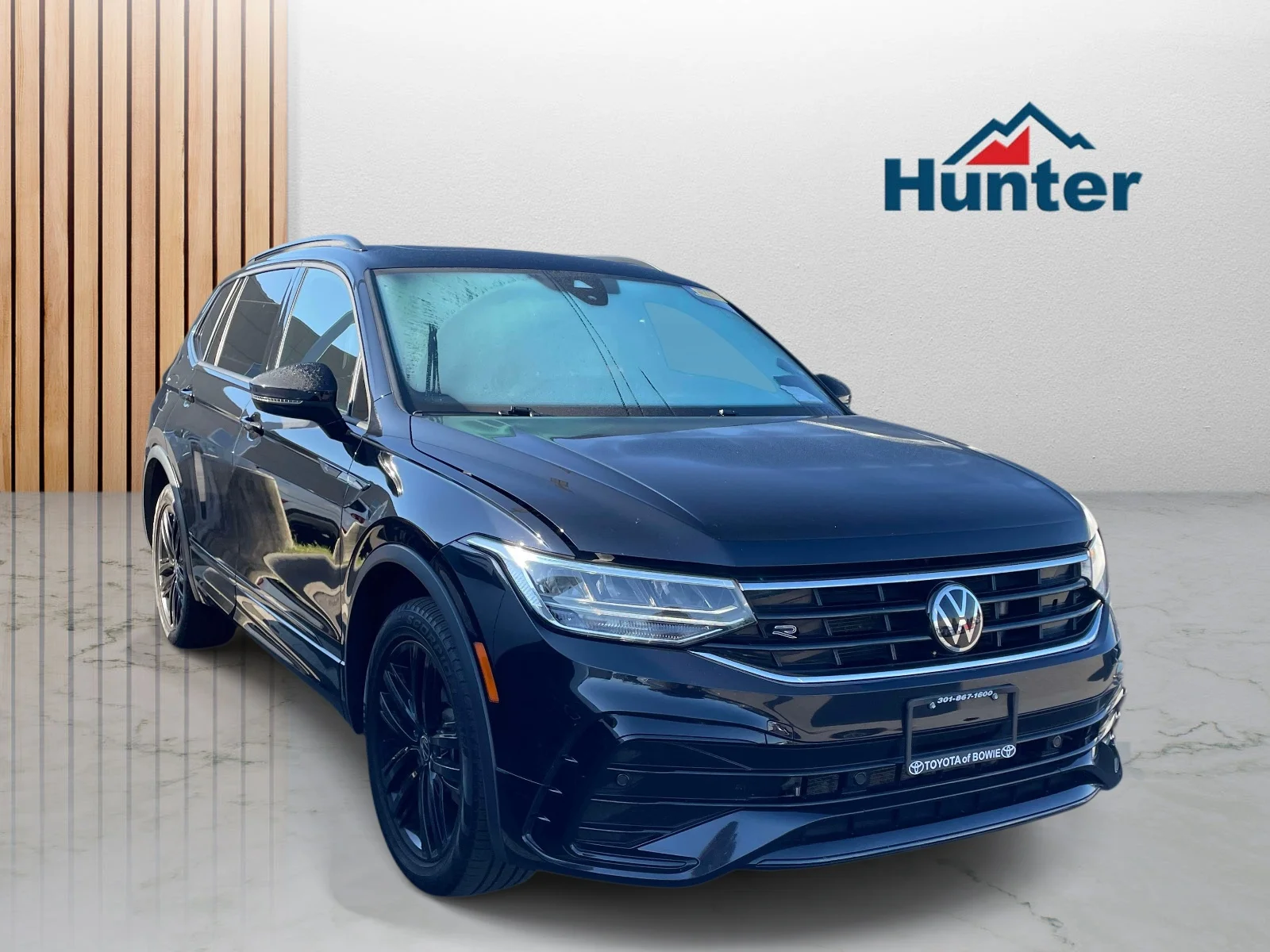 Used 2022 Deep Black Pearl Volkswagen SE R-Line Black image 1