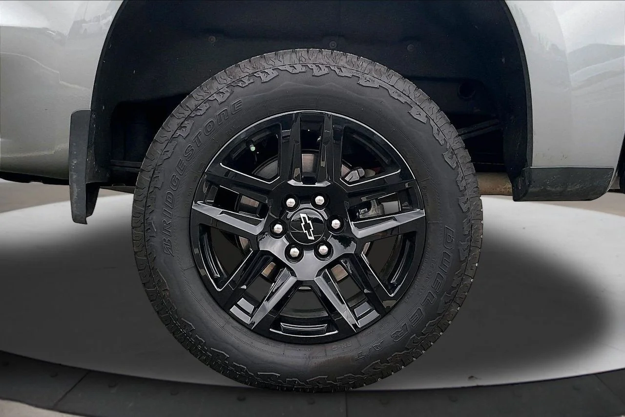 Certified Used 2025 Gray Chevrolet LT Trail Boss image 36