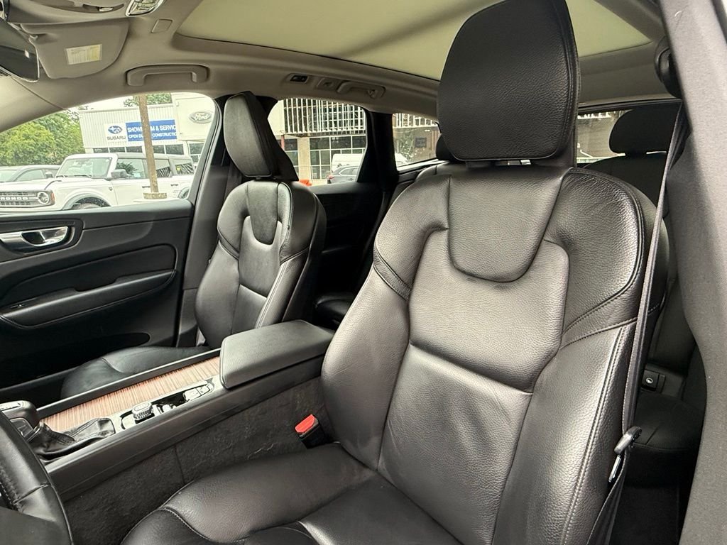 Used 2021 Gray Volvo T5 Momentum image 24