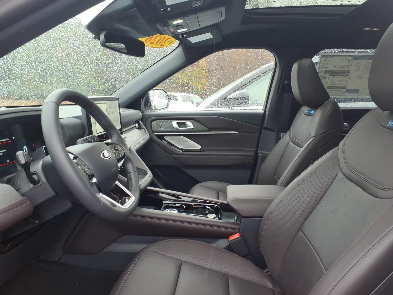New 2026 Star White Metallic Tri-Coat Ford Platinum™ image 8