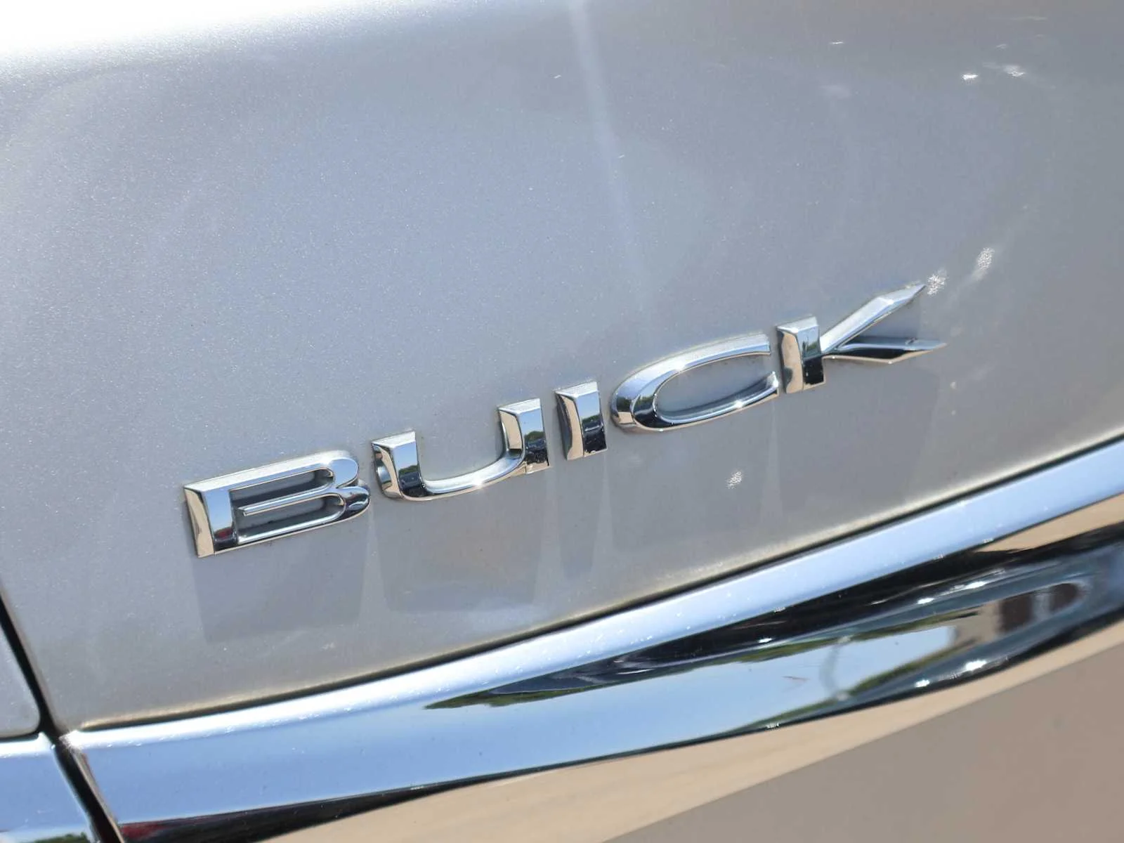 Used 2016 Quicksilver Metallic Buick Leather image 12