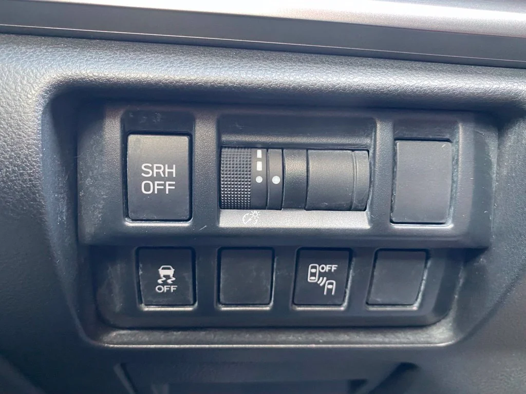 Used 2019 Gray Subaru 2.0i Limited image 27