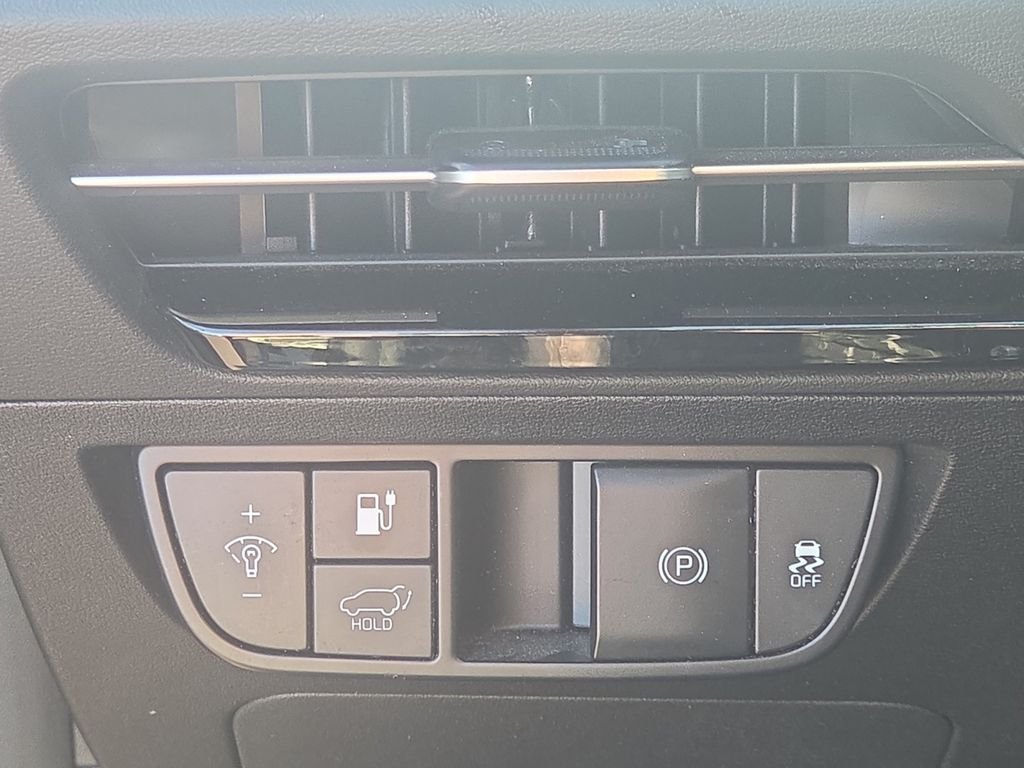 Used 2024 Gray Kia Wind image 12