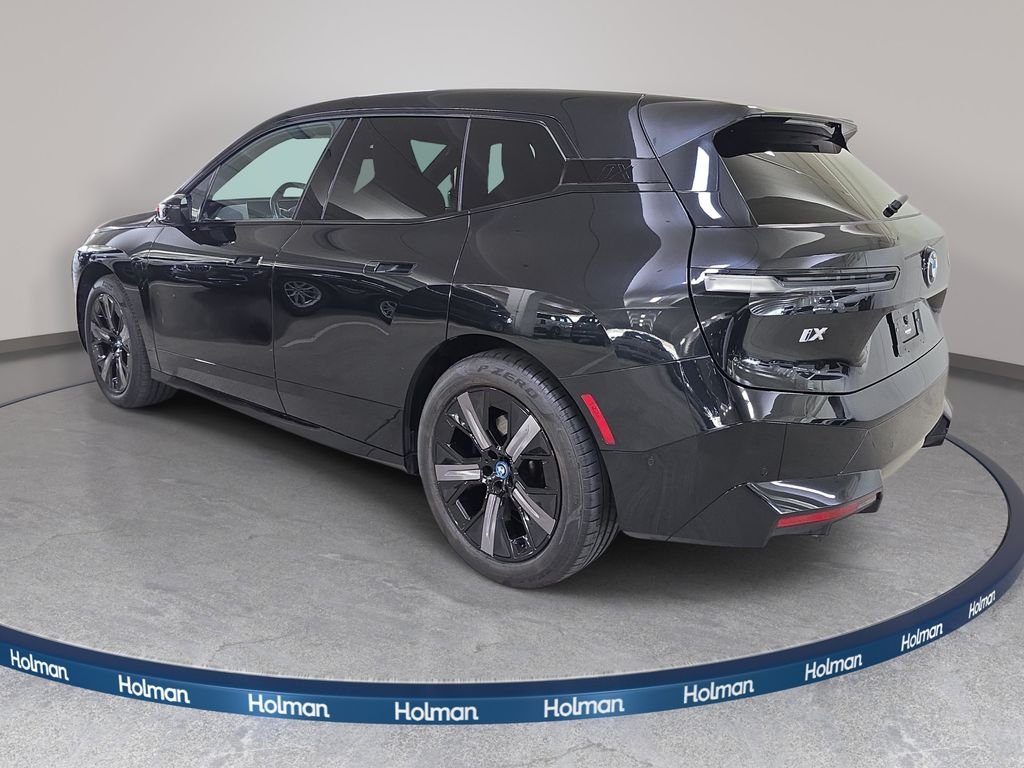 Certified Used 2024 Black Sapphire Metallic BMW xDrive50 image 9