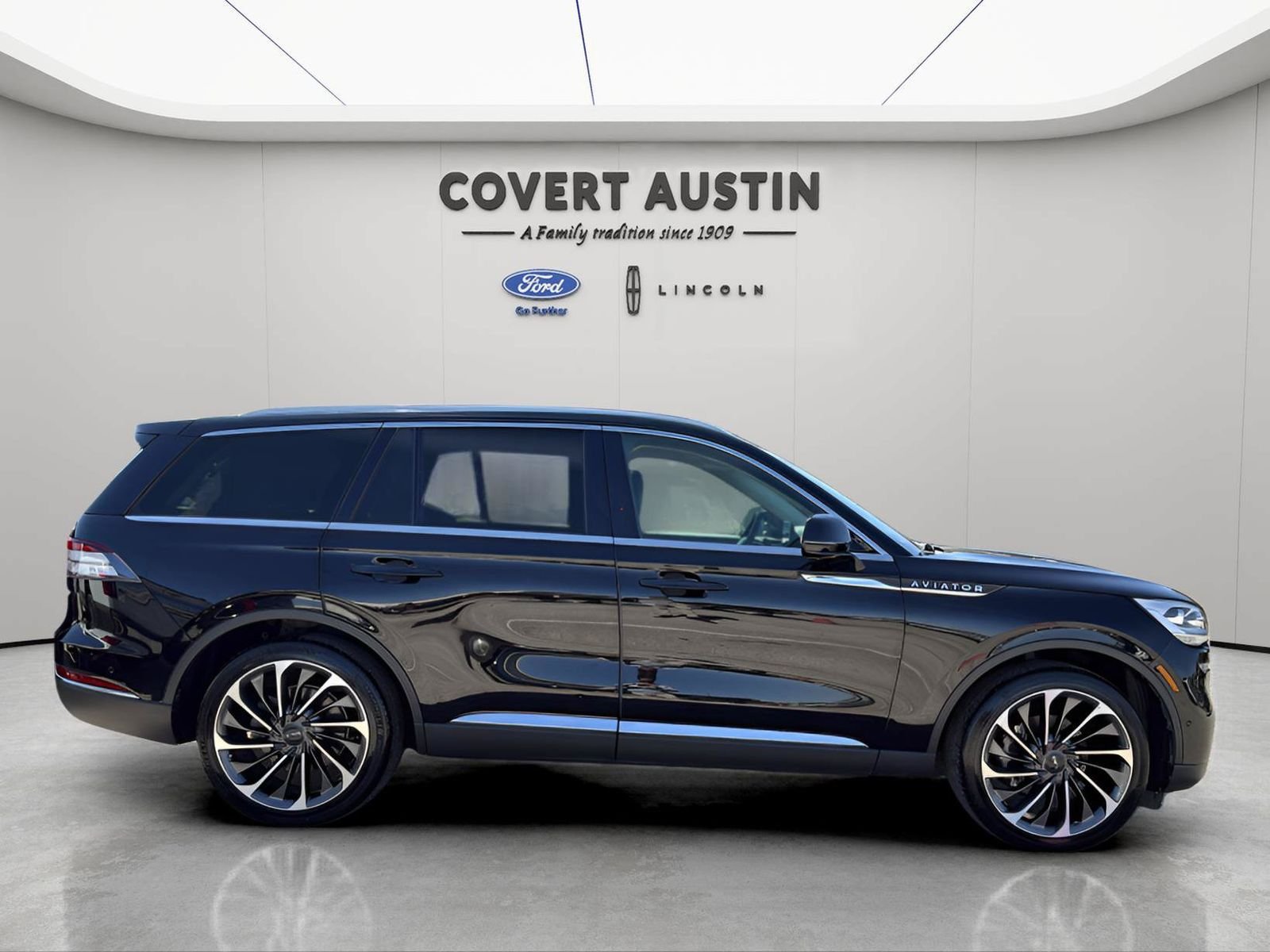 Used 2020 Black Lincoln Reserve image 12