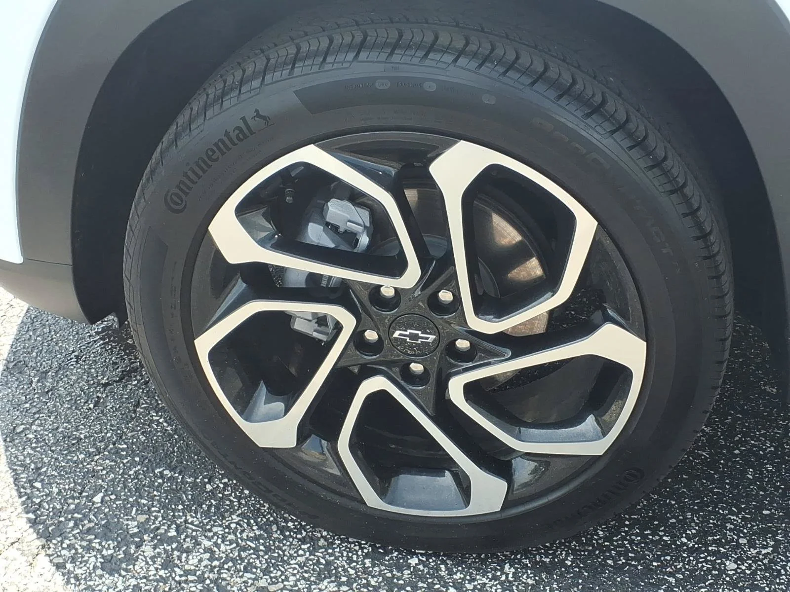 Certified Used 2025 Summit White Chevrolet 2RS image 19
