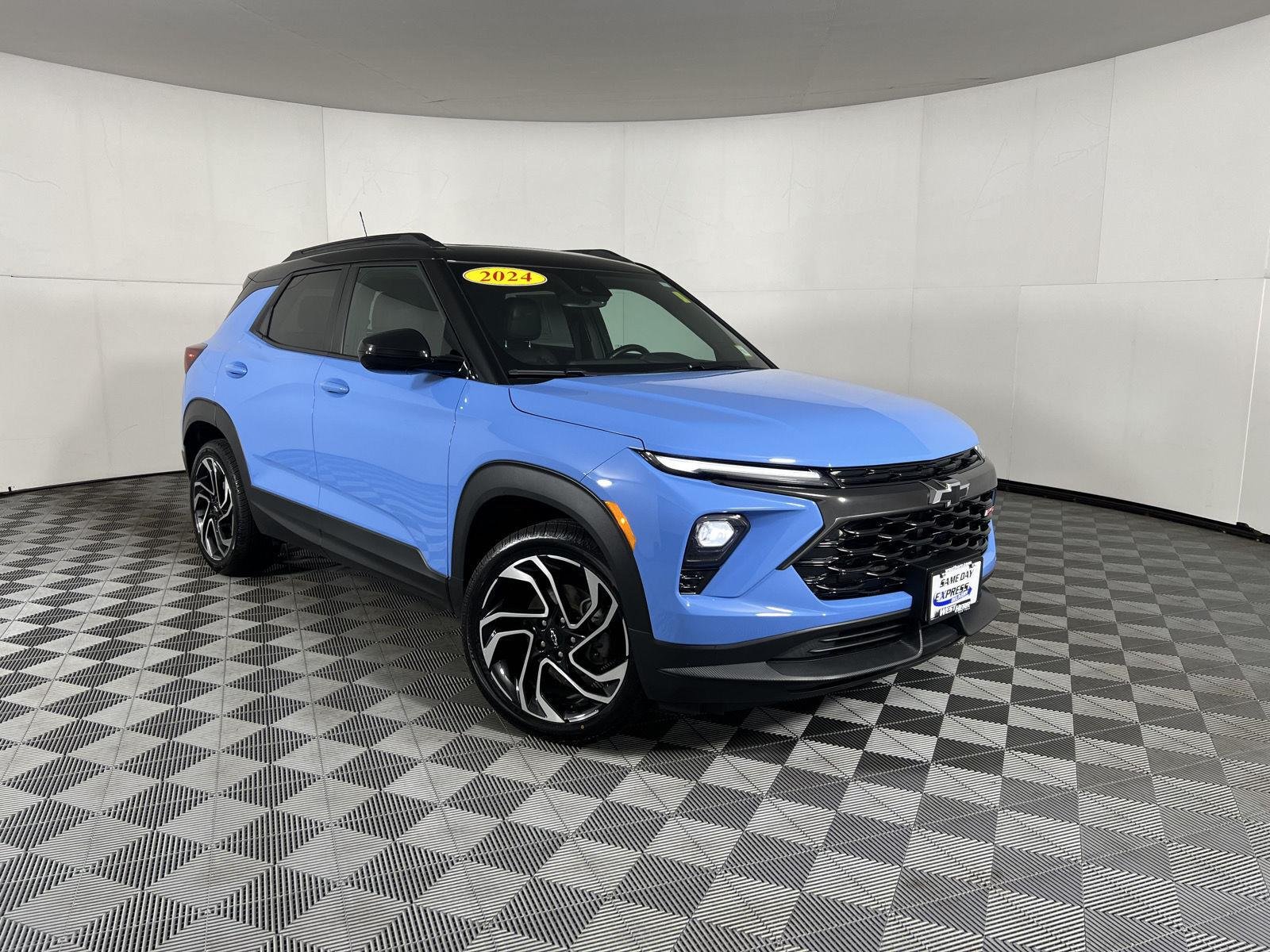 Used 2024 Fountain Blue Chevrolet RS image 33