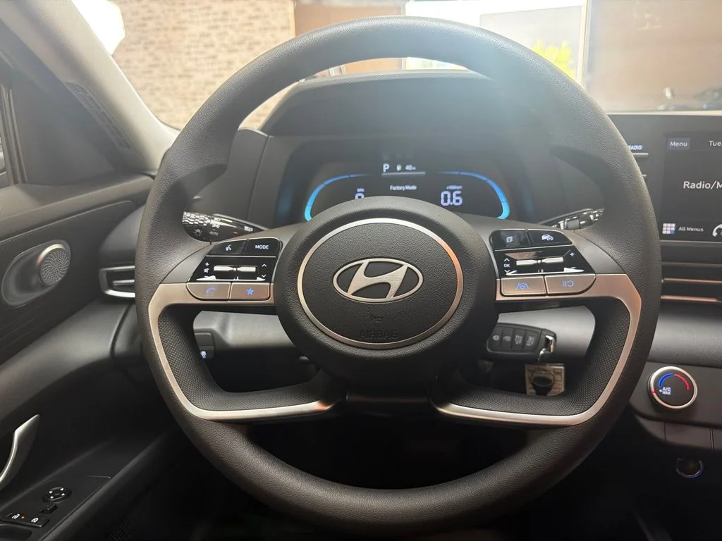 New 2026 Amazon Gray Hyundai SE image 18
