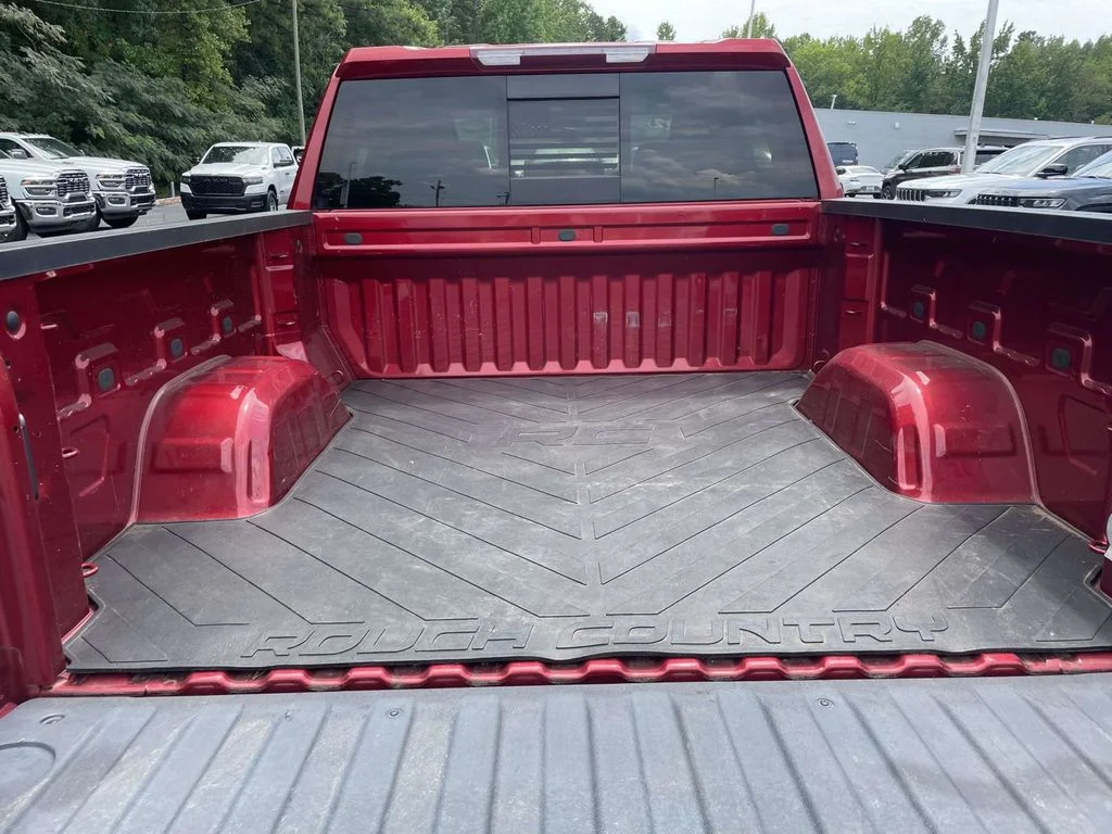 Used 2022 Red Chevrolet LTZ image 41
