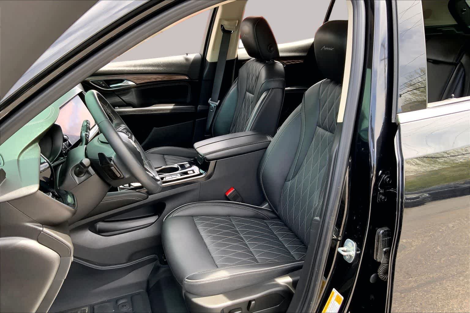 Pre-Owned 2023 Buick Envision Avenir