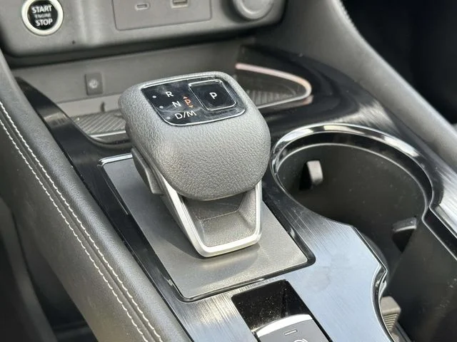 Used 2021 Gray Nissan Platinum image 29