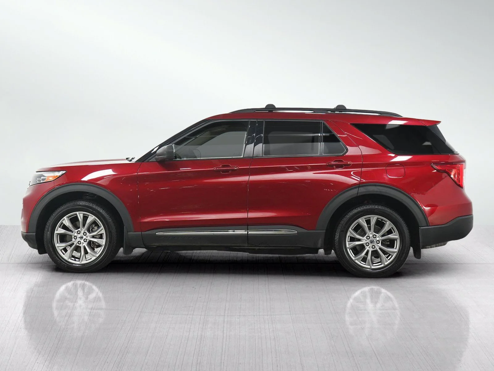 Used 2020 Ford Explorer XLT with VIN 1FMSK8DH2LGB53522 for sale in Bloomington, Minnesota