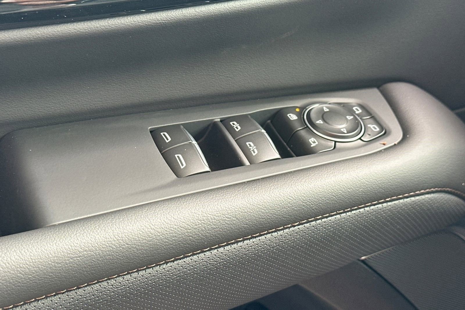 2025 Chevrolet Suburban High Country - Photo 12