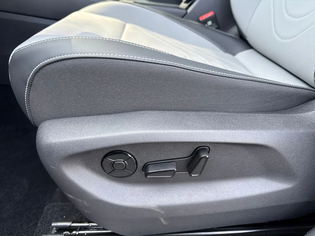 New 2026 Platinum Gray Metallic Volkswagen SE R-Line Black image 14