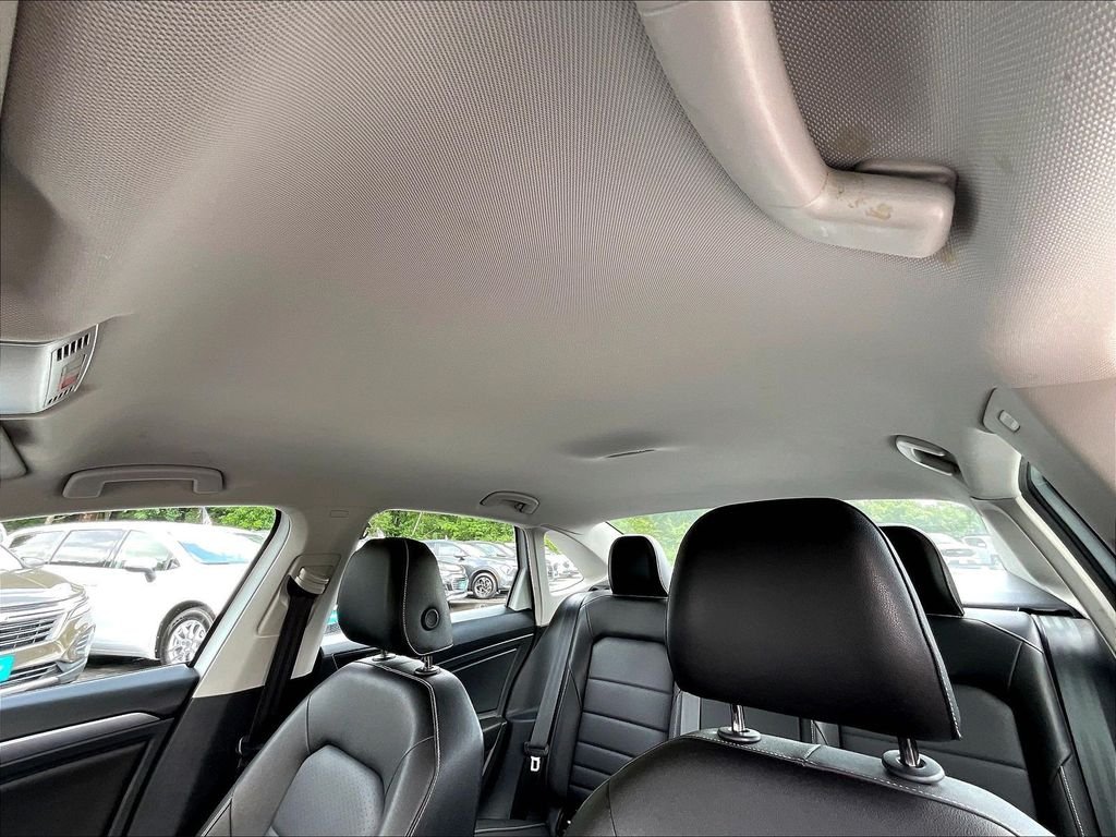 Used 2024 White Volkswagen 1.5T SE image 7