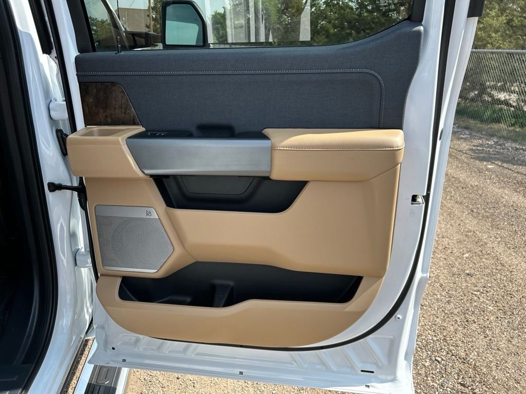 New 2026 Oxford White Ford Lariat image 43