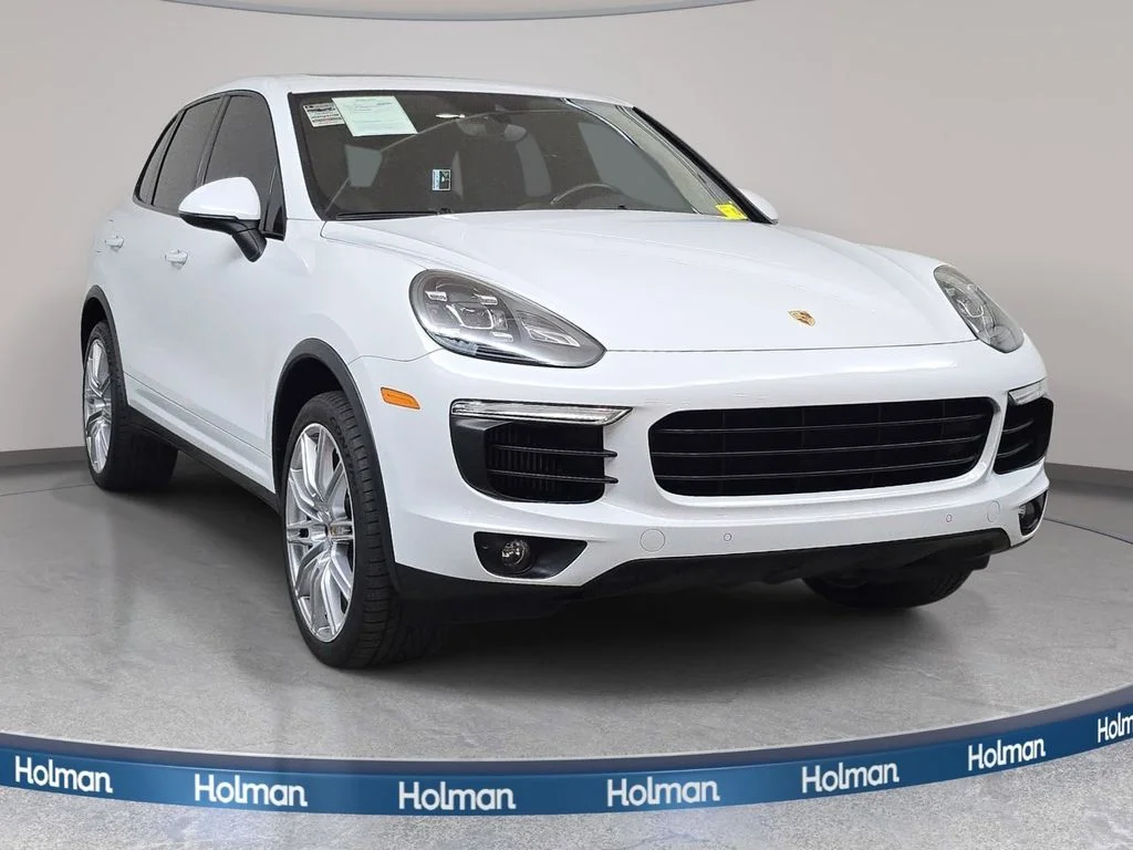 Used 2017  Porsche S image 3