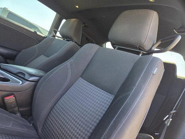 Used 2019 Pitch Black Clearcoat Dodge SXT image 11
