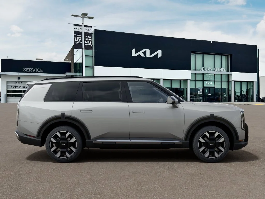 New 2027 Ivory Kia S image 7
