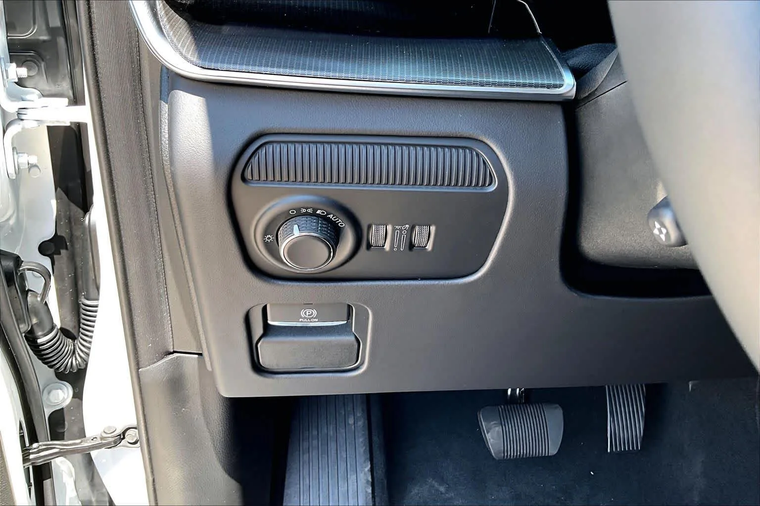 New 2026 Bright White Clearcoat Jeep Summit Reserve image 20