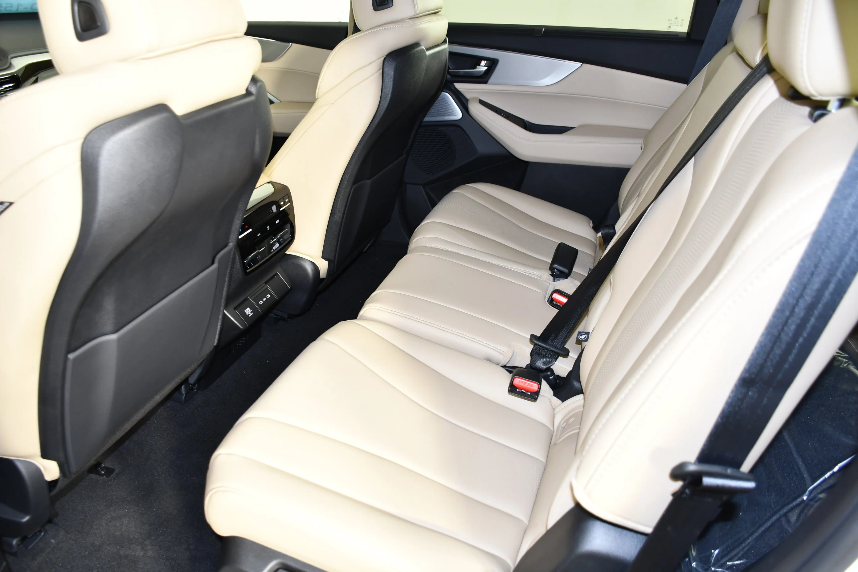 New 2026 Platinum White Pearl Acura w/Technology Package image 15