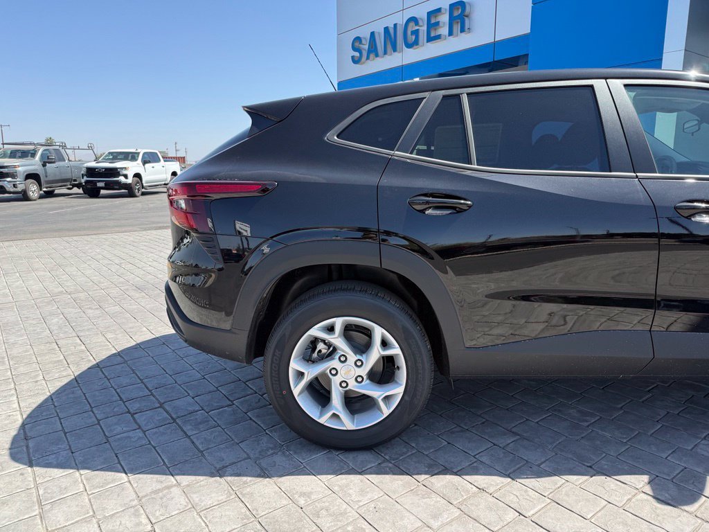 2026 Chevrolet Trax LS - Photo 11