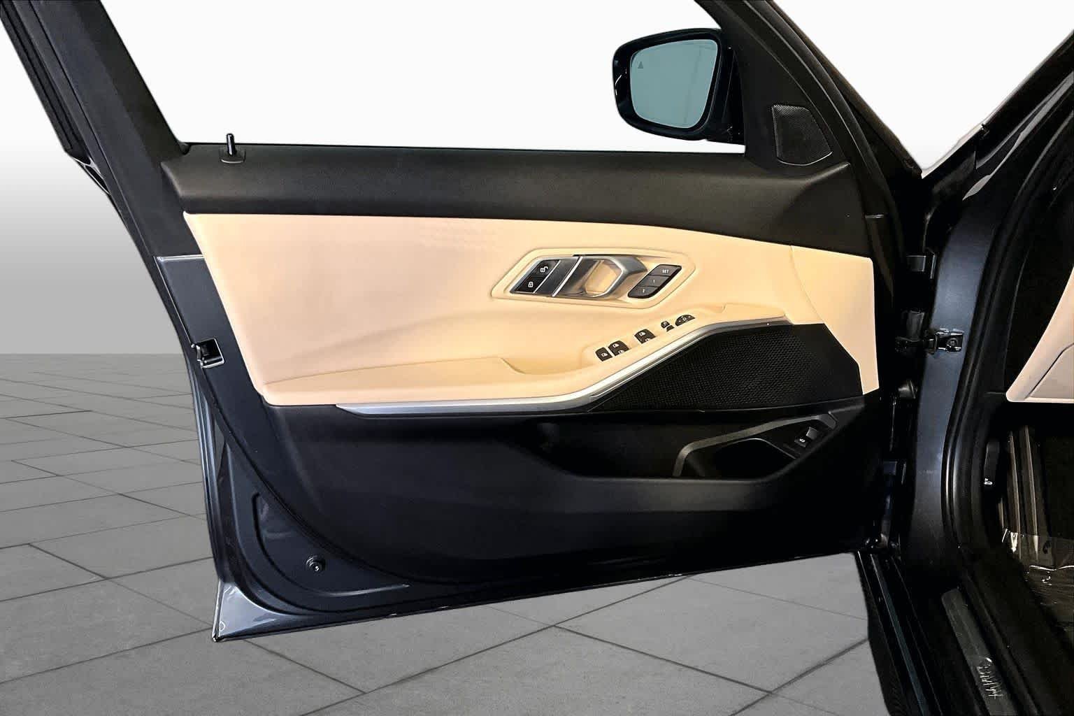 Used 2020 Mineral Gray Metallic BMW 330i xDrive image 22