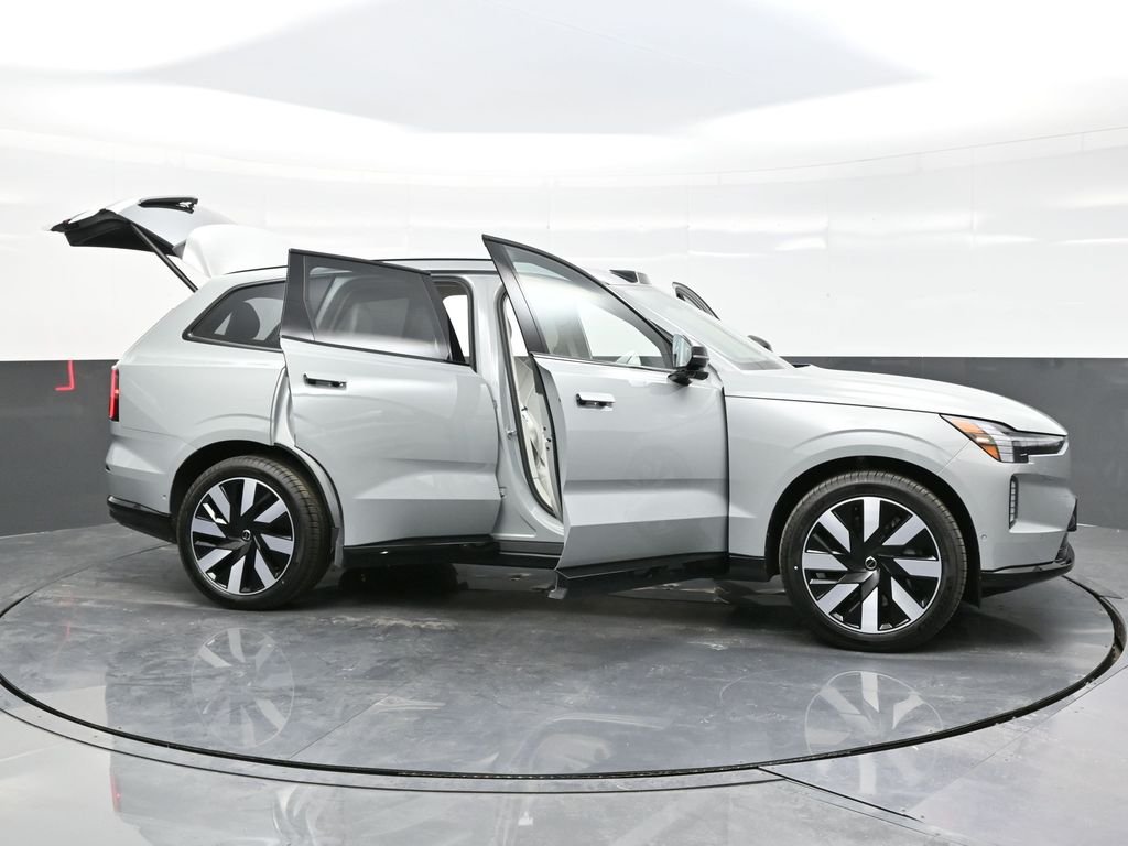 2025 Volvo EX90 Ultra - Photo 31