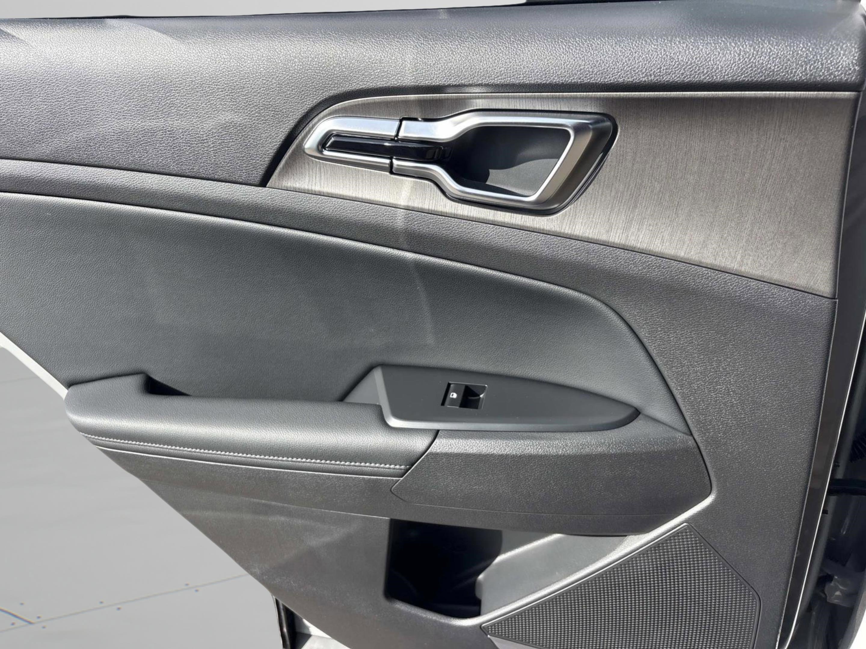 New 2026 Wolf Gray Kia X-Line image 19