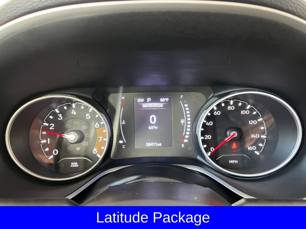 Used 2020 White Jeep Latitude image 4