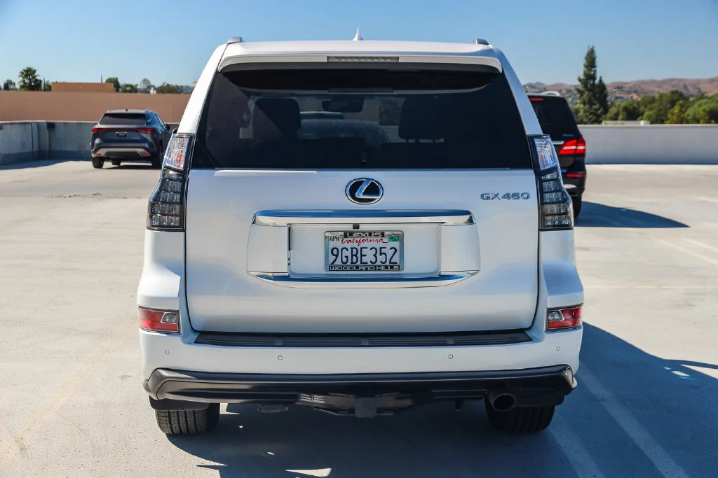 Used 2023 White Lexus 460 image 5