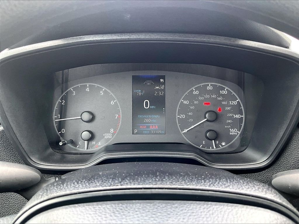 Used 2025 White Toyota LE image 25