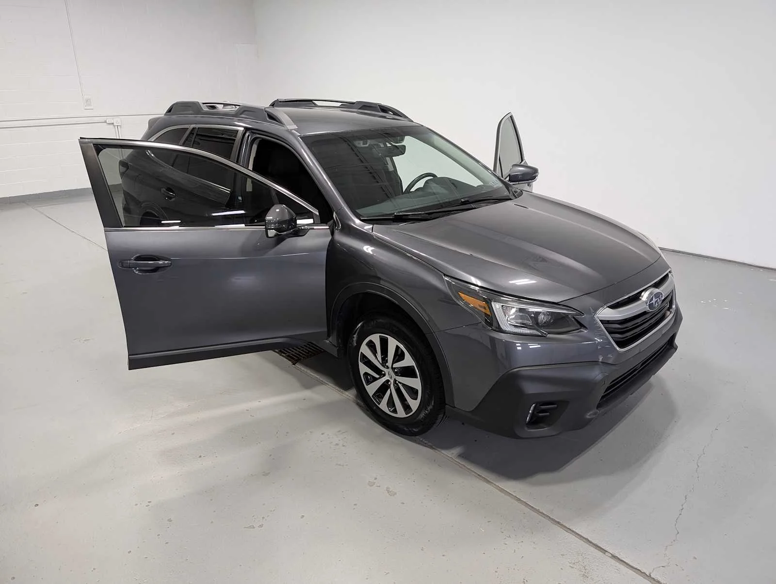 Used 2021 Magnetite Gray Metallic Subaru Premium image 16