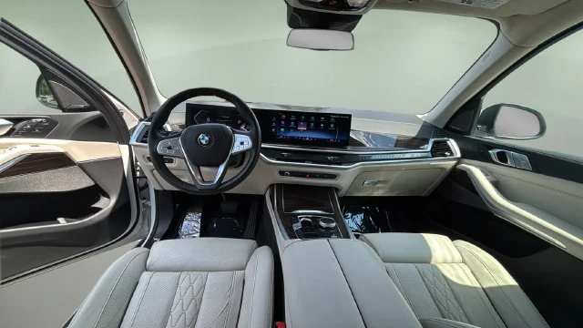 Used 2026 White BMW xDrive40i image 16