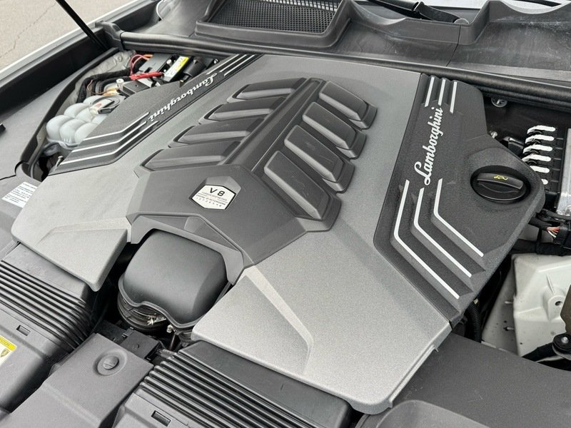 Used 2019  Lamborghini Base image 56