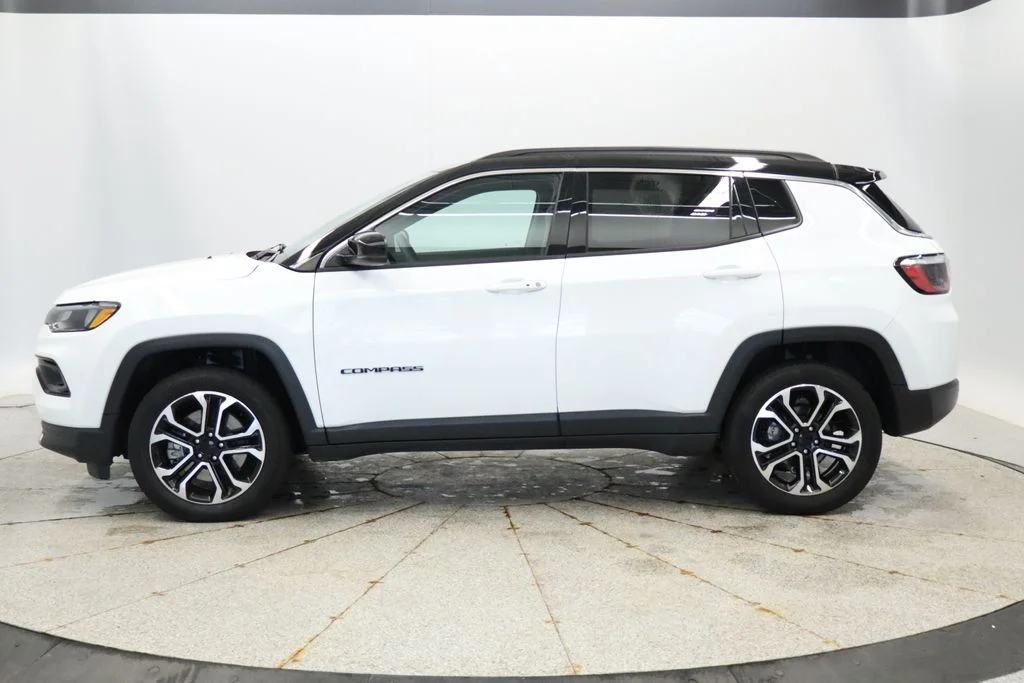 Used 2024 White Jeep Limited image 2