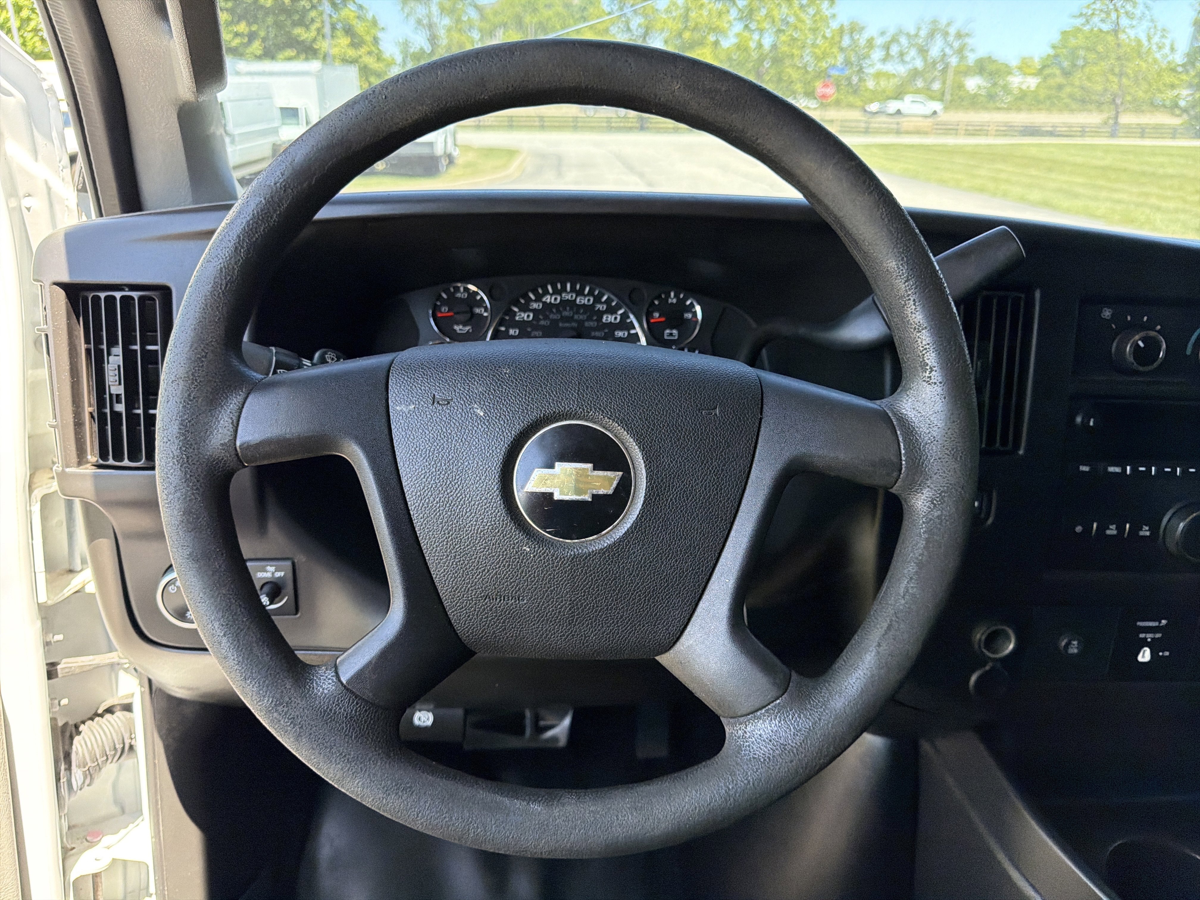 Used 2018 Summit White Chevrolet  image 13