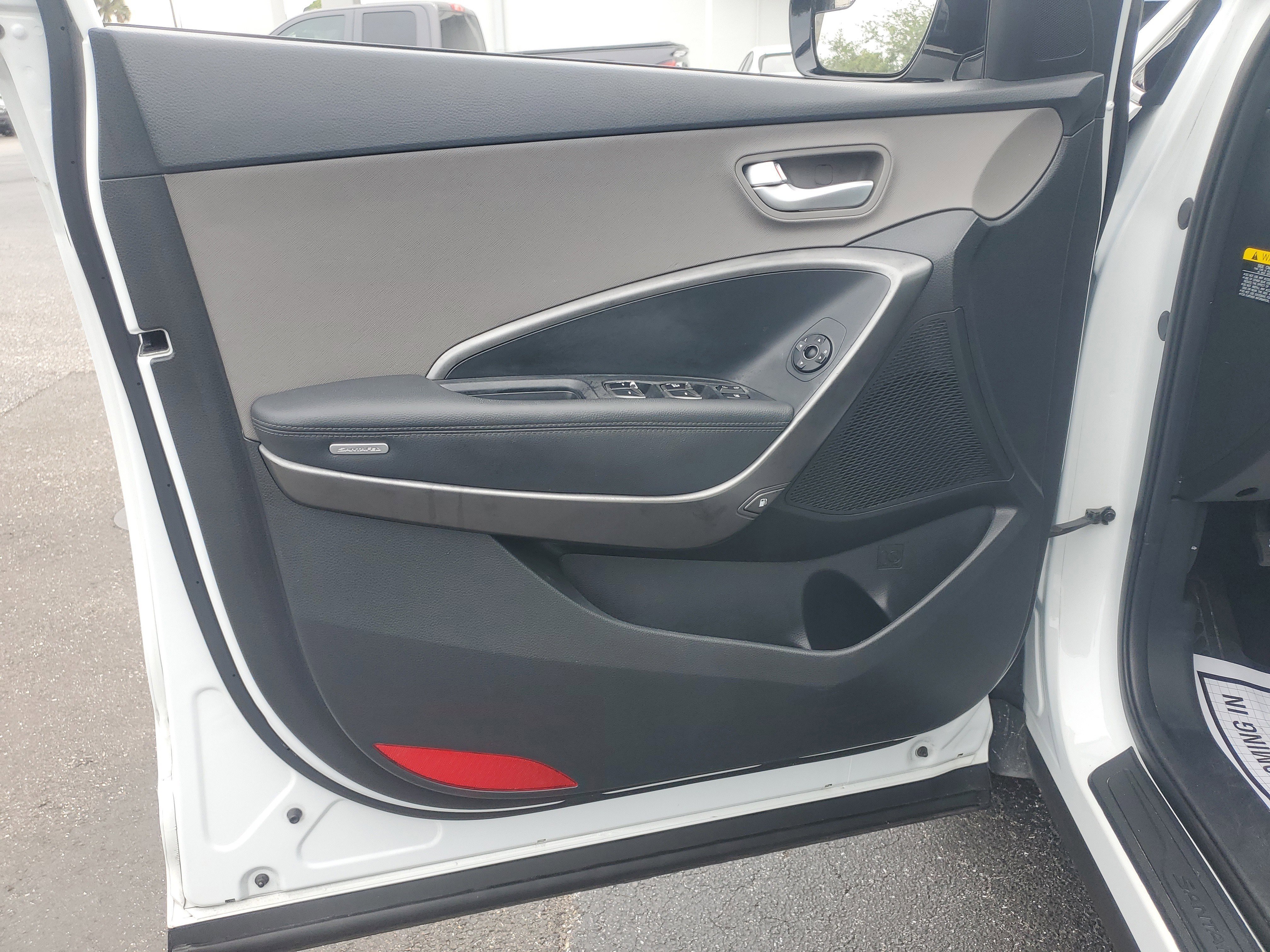 Used 2018 Pearl White Hyundai 2.4L image 23
