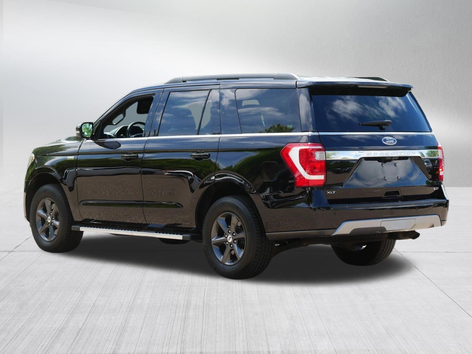 Used 2021 Agate Black Metallic Ford XLT image 5