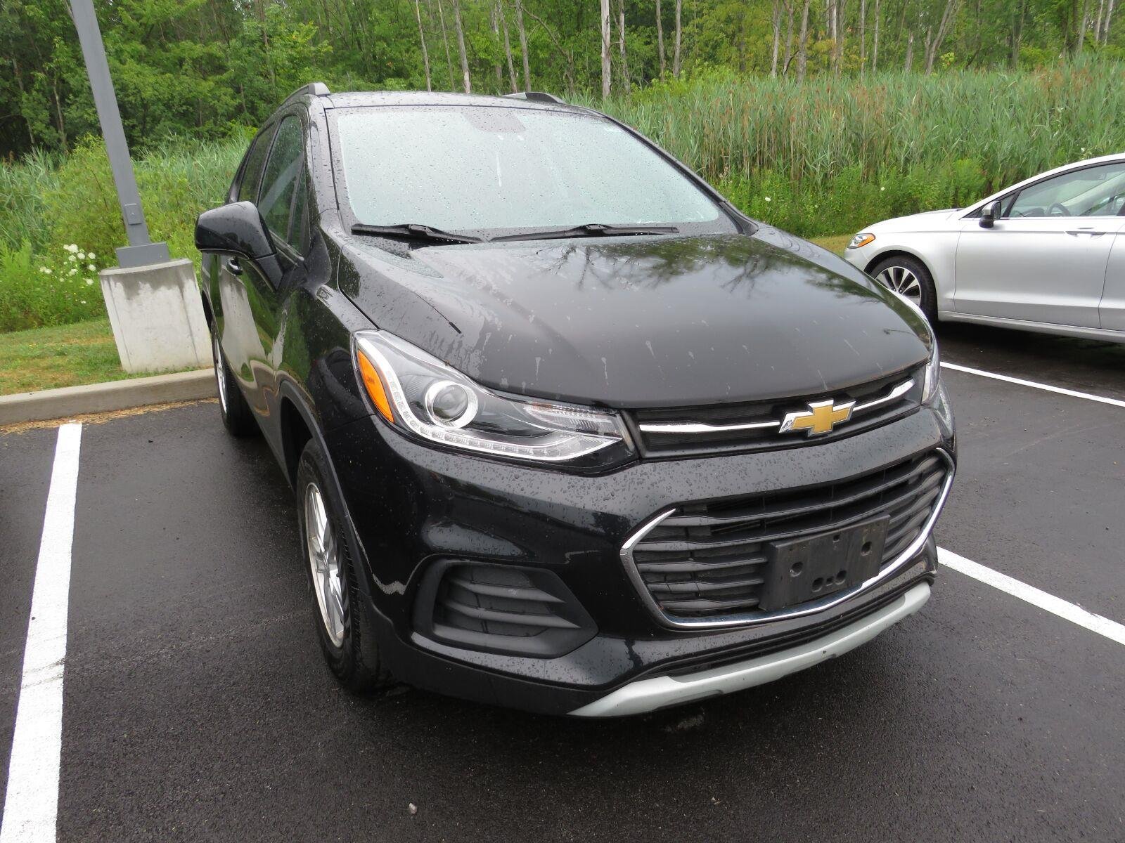 Used 2022 Mosaic Black Metallic Chevrolet LT image 3