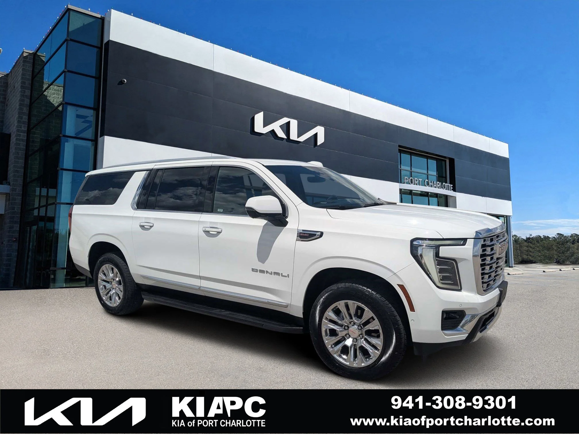 2025 GMC Yukon Denali AWD's photo