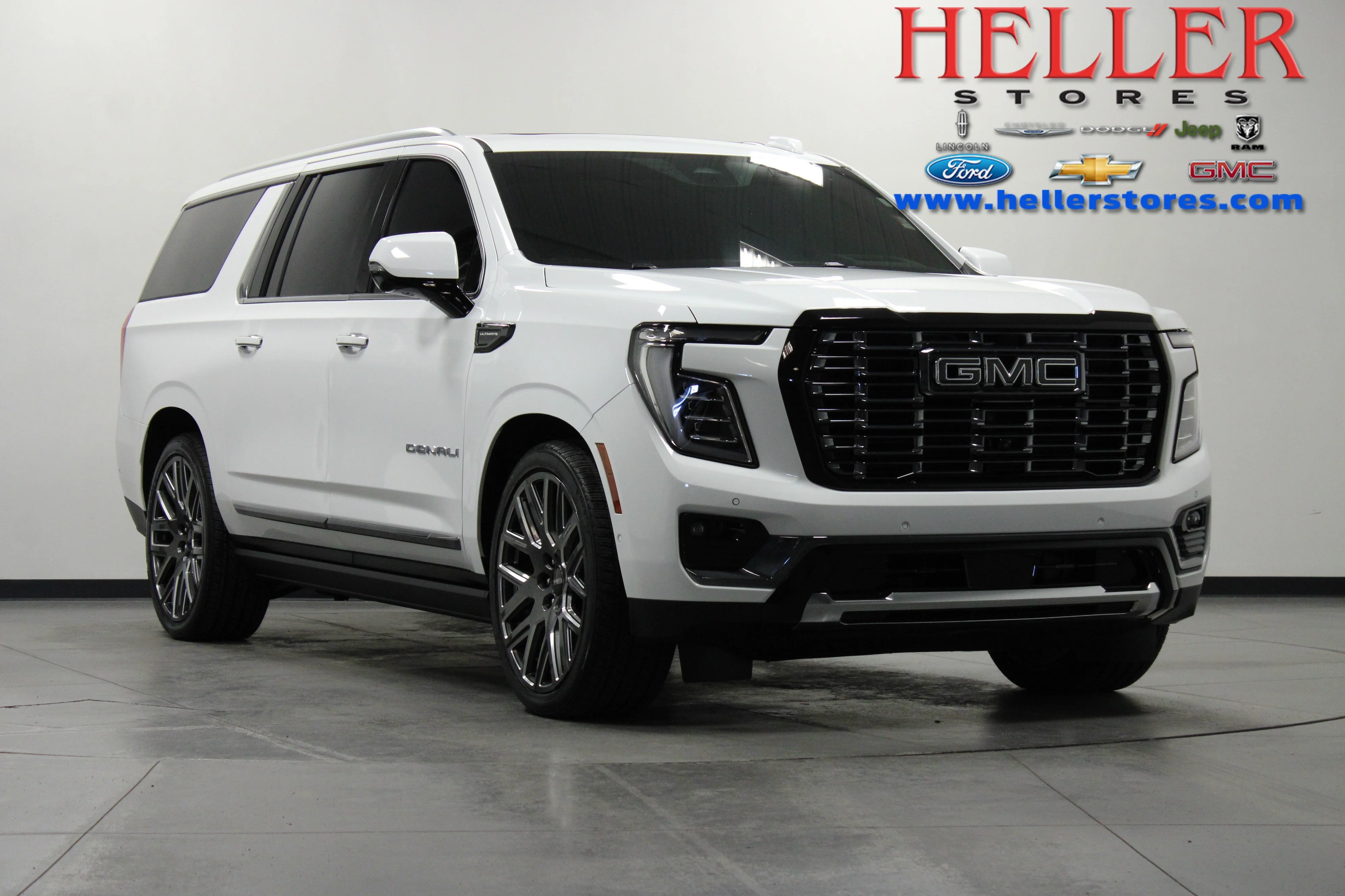 Used 2026 Summit White GMC Denali Ultimate image 1