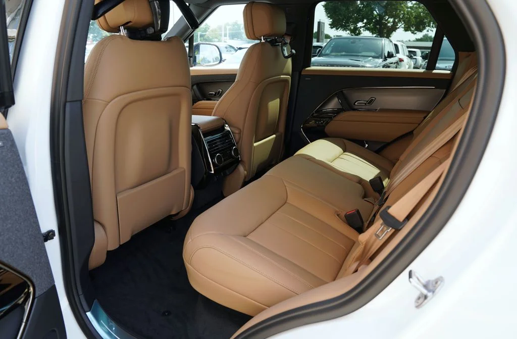 Used 2026 White Land Rover SE image 30